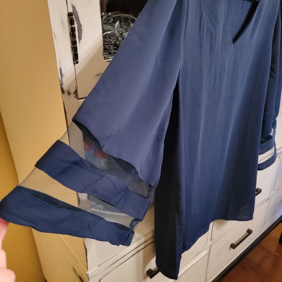 Zenana Large Navy Blue Bell Sleeve Blouse NWOT - Picture 2 of 3